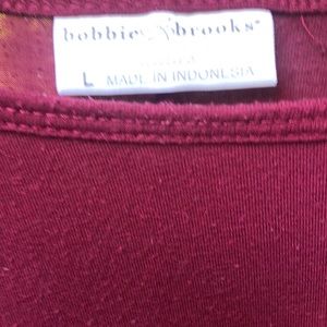 Ladies large long-sleeve long in the back shirt